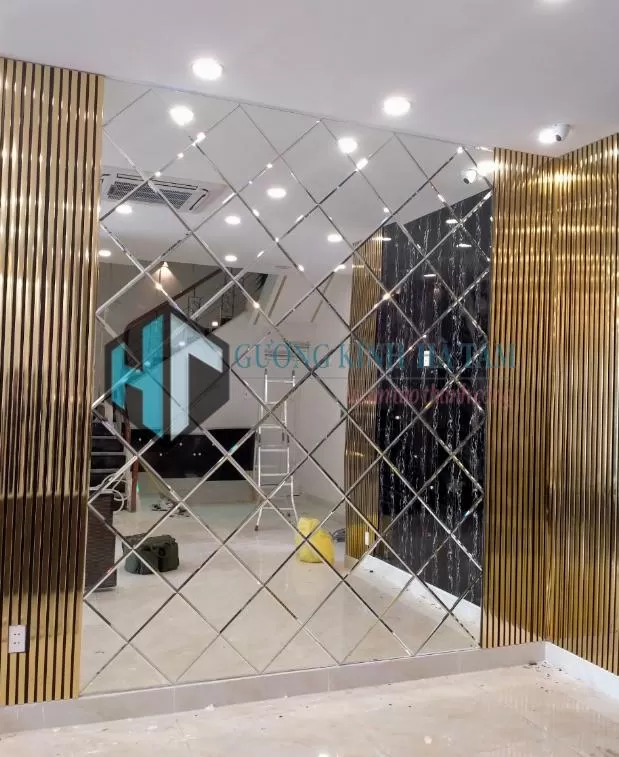 Gương trang trí phòng khách được yêu thích - 1